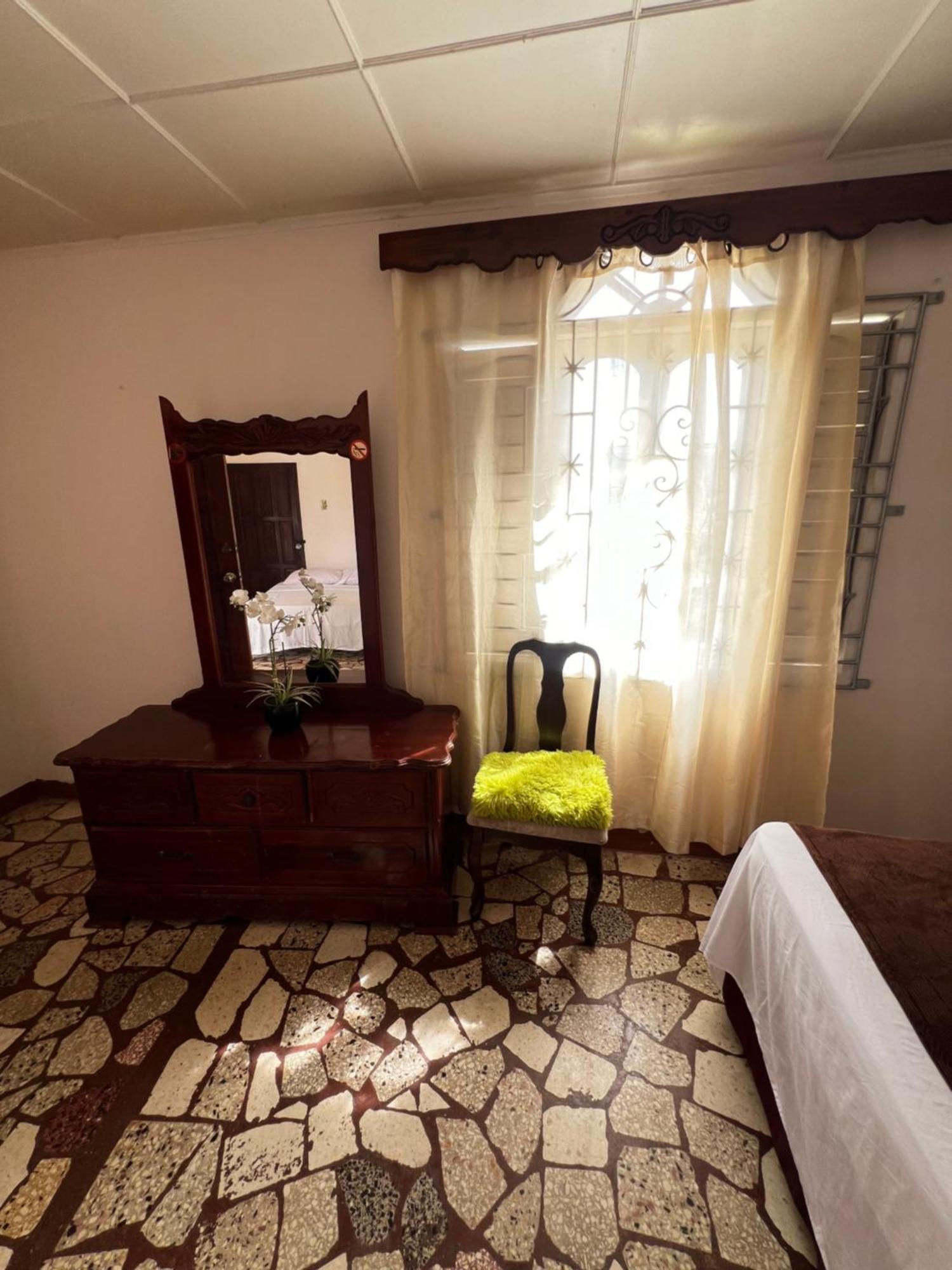 Cozy Family Inn Port Antonio Exterior photo